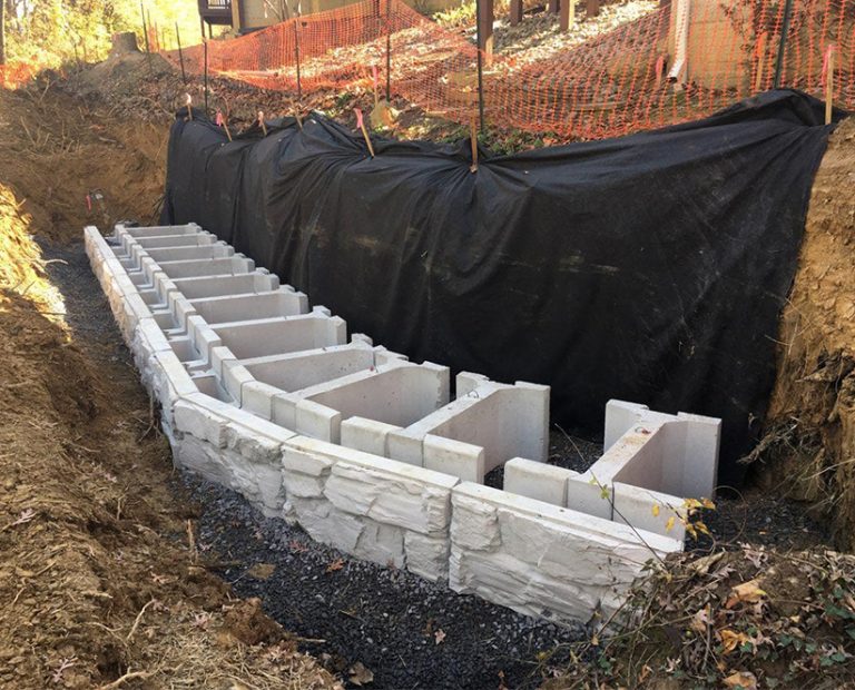 MagnumStone Gravity retaining wall with extender units