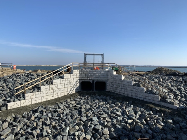 MagnumStone Retaining Wall Water Application with Riprap at Poplar Island, Maryland