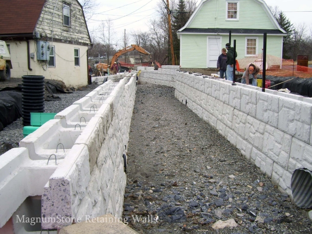 MagnumStone Retaining Wall Water Wall