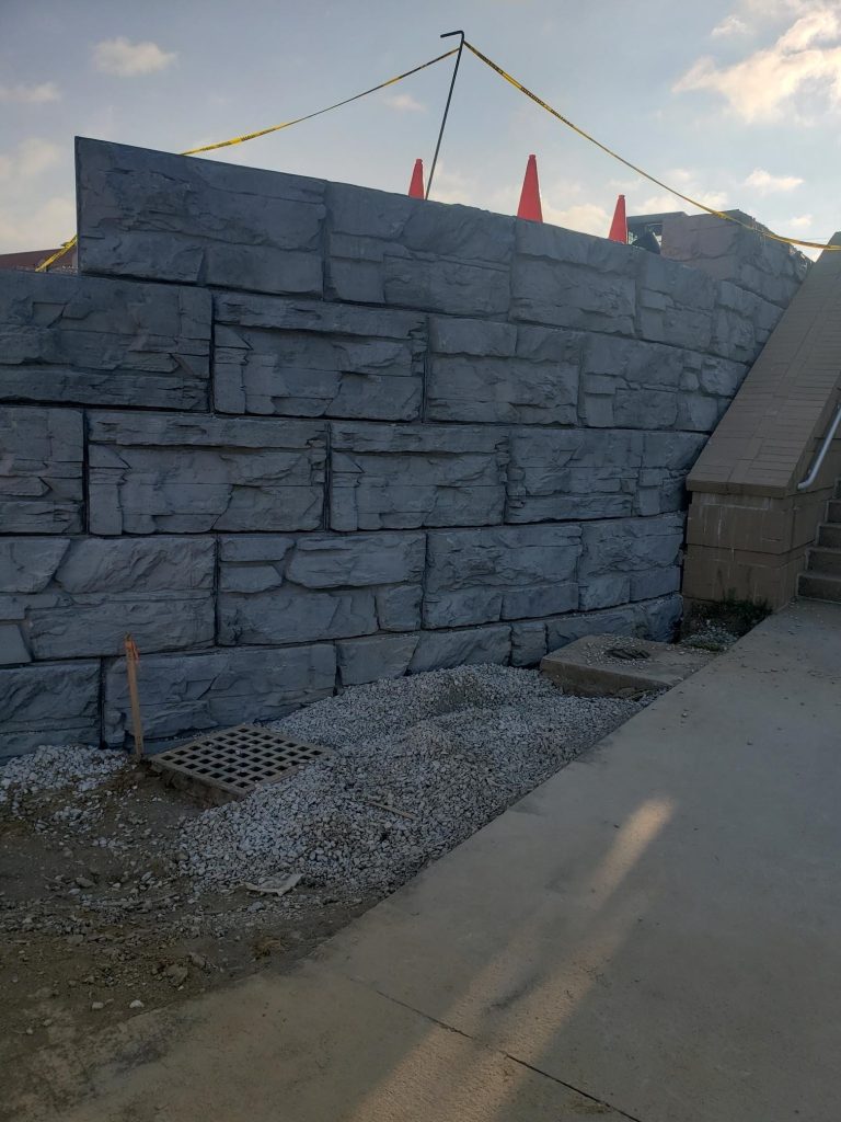 MagnumStone Surved Retaining Wall Construction