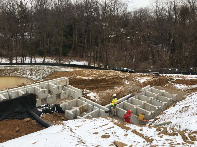 MagnumStone retaining wall outside corner with gravity extender units