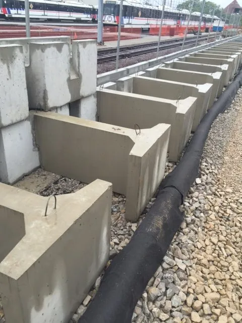 MagnumStone Retaining Wall St. Louis Metro Trains gravity extenders