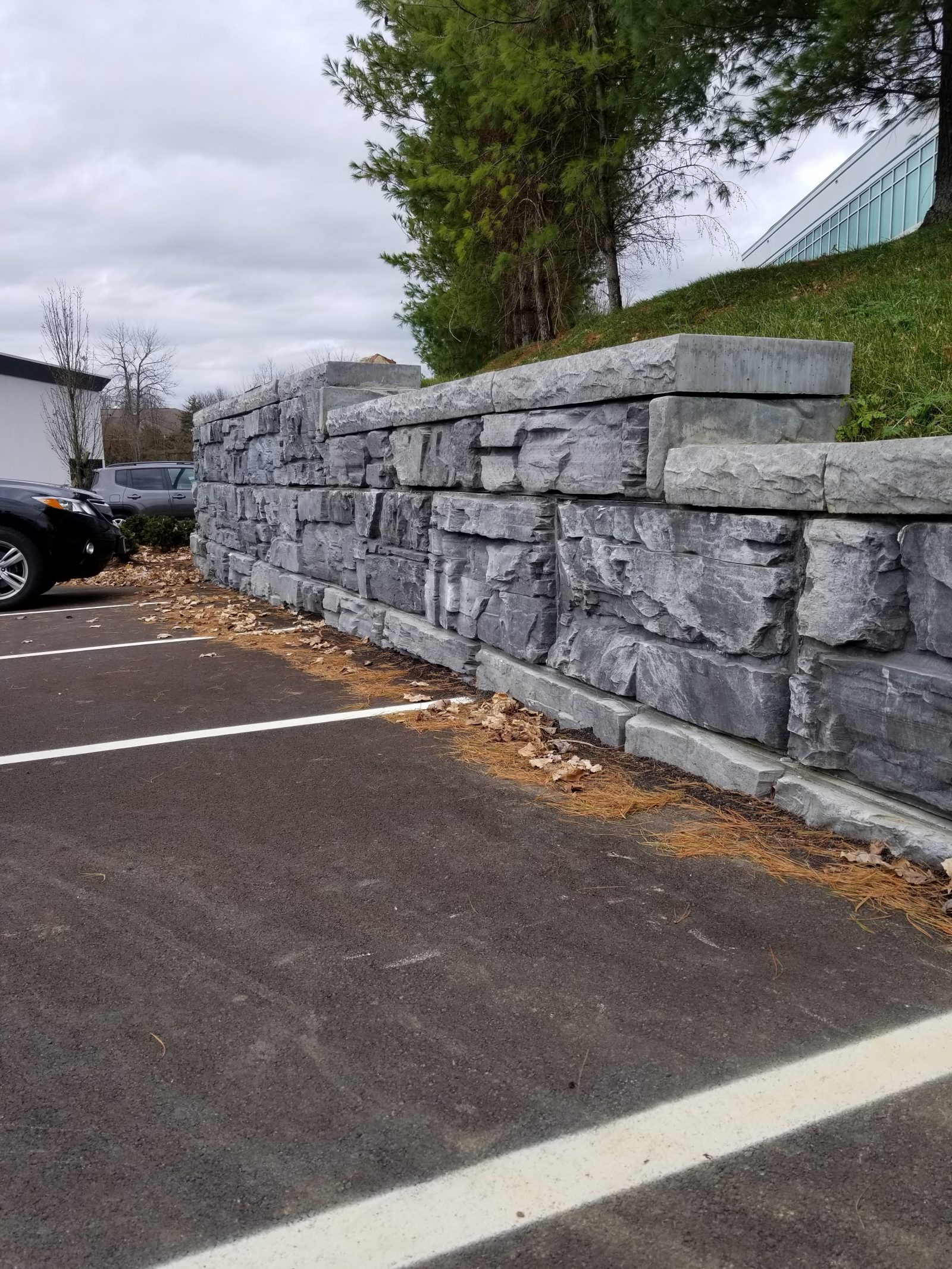 Fence Posts in Retaining Walls Gallery - MagnumStone™