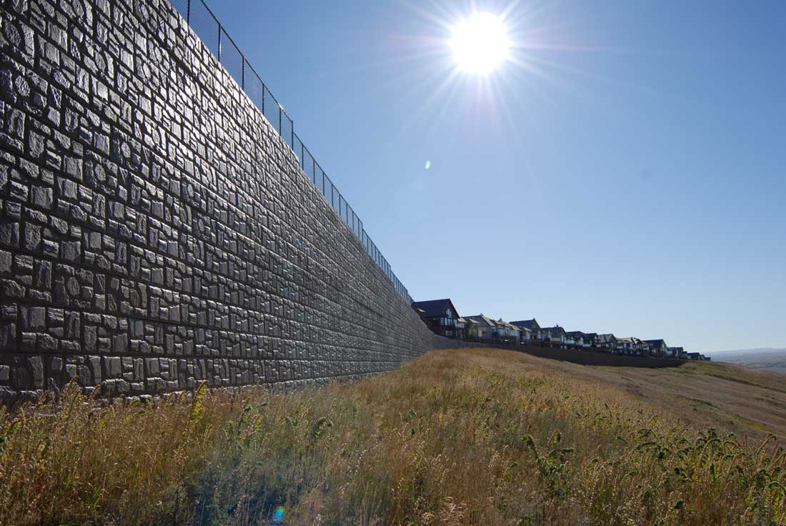 MagnumStone Block Retaining Wall Field Face Tall Wall