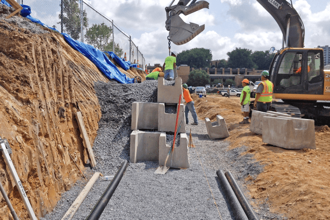 Grupo Citen - Cimentación y montaje del terreno para la colocación de un estanque  prefabricado para uso agrícola. 🌾 ¡Consúlta con #GrupoCiten para cualquier  proyecto que estés interesado en realizar! 👷‍♂ Reformas