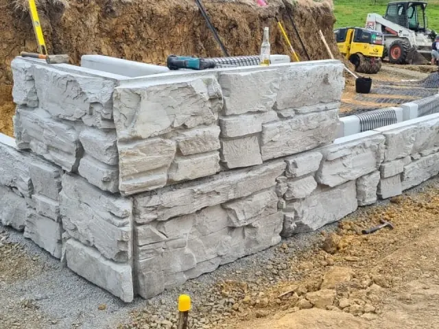 MagnumStone retaining wall outside corner in New Zealand