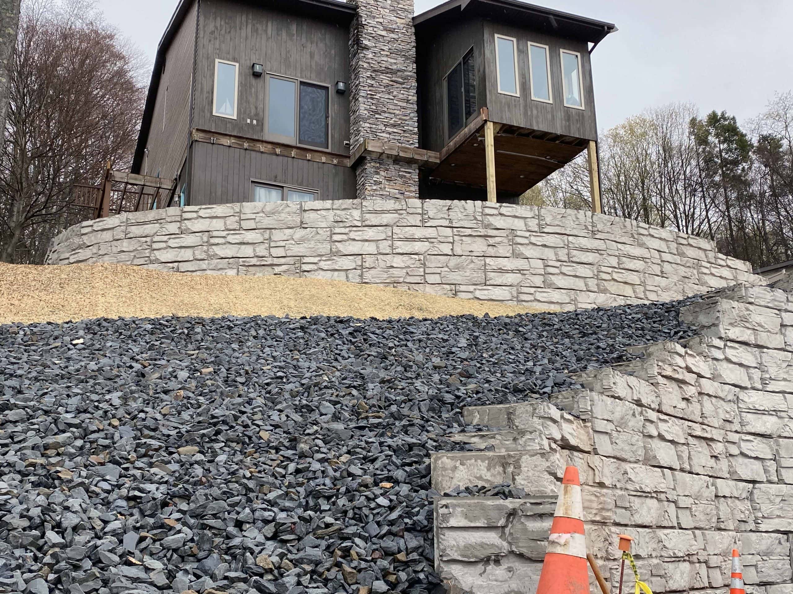 MagnumStone blocks build curved driveway for lakeside home.