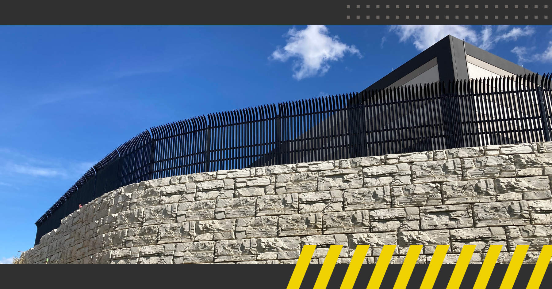 Fence Posts in Retaining Walls Gallery - MagnumStone™