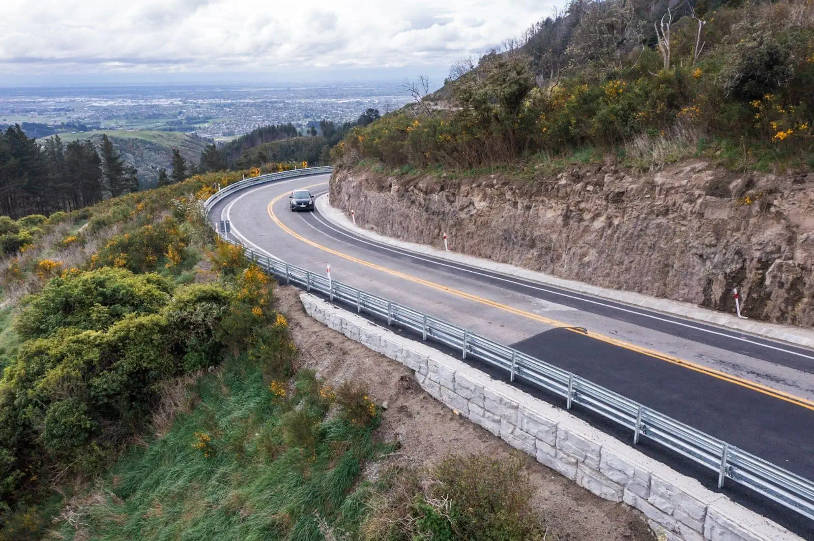 MagnumStone blocks support mountain roadway in NZ.