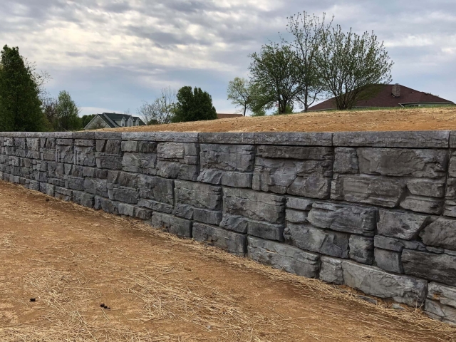 MagnumStone Retaining Wall with caps in Kentucky.