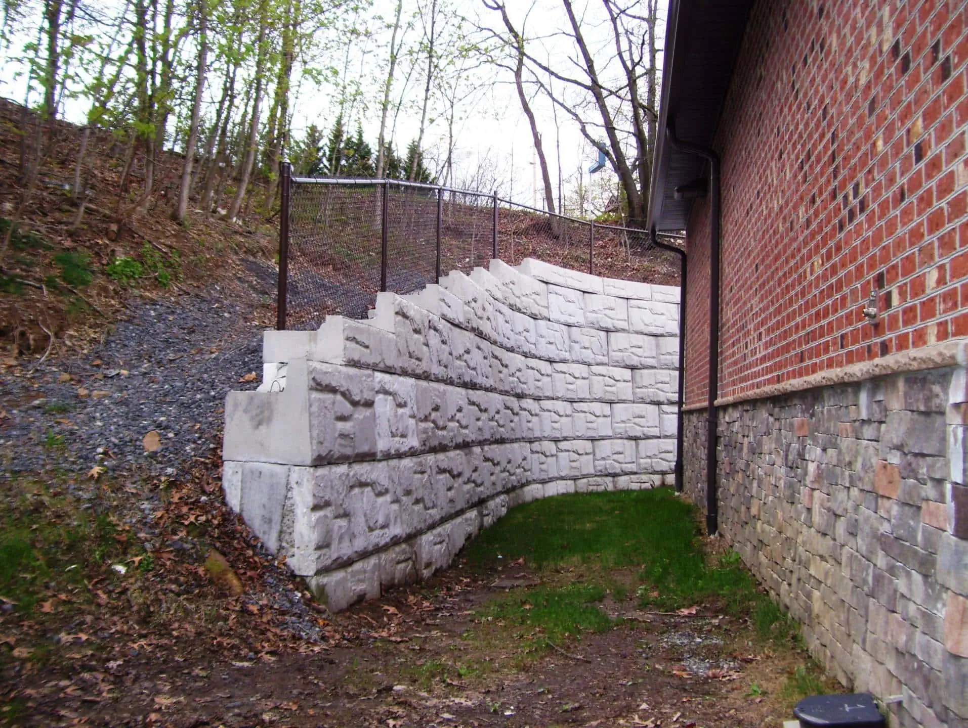 Curved MagnumStone gravity retaining wall.
