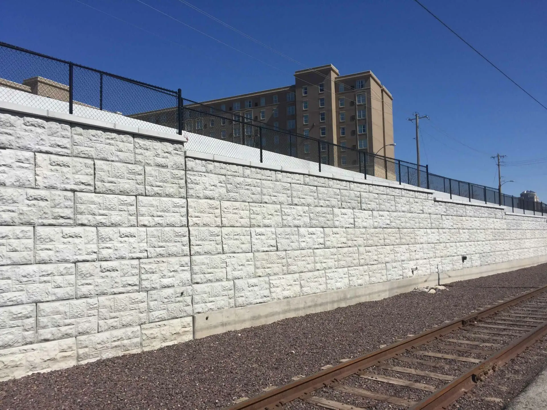 MagnumStone retaining wall St. Louis Metro System.