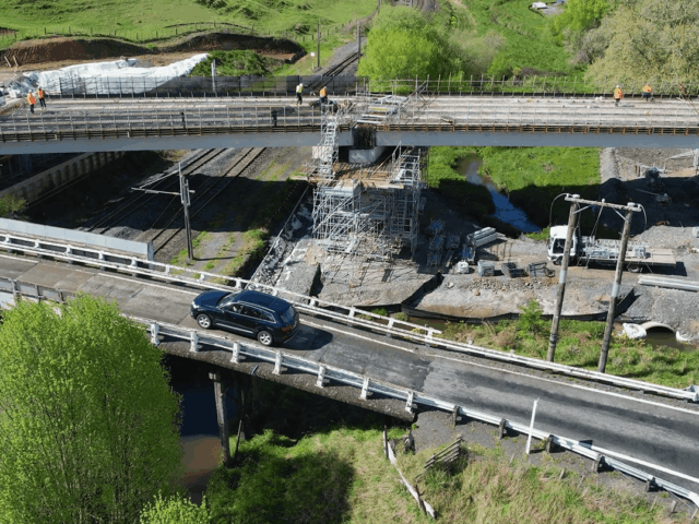 Traffic on old Kopaki Bridge.