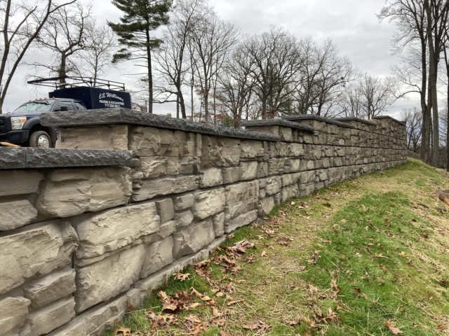 MagnumStone parking area retaining wall Gettysburg.