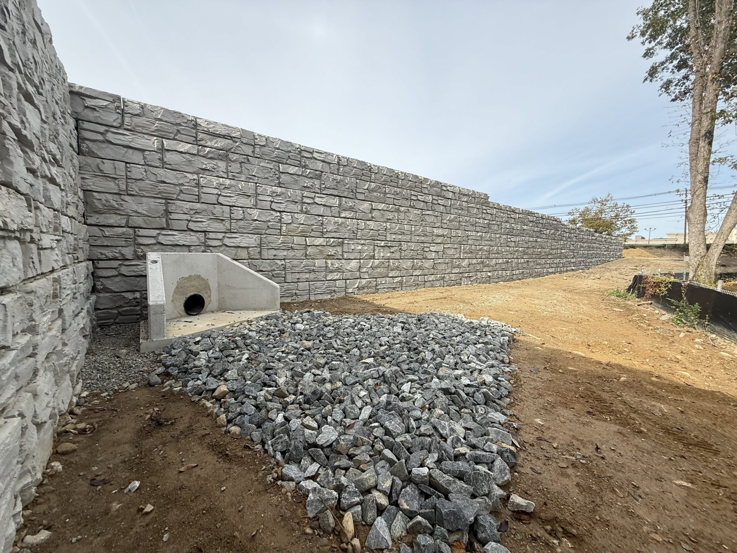 MagnumStone Retaining Wall with Stormwater Drainage.